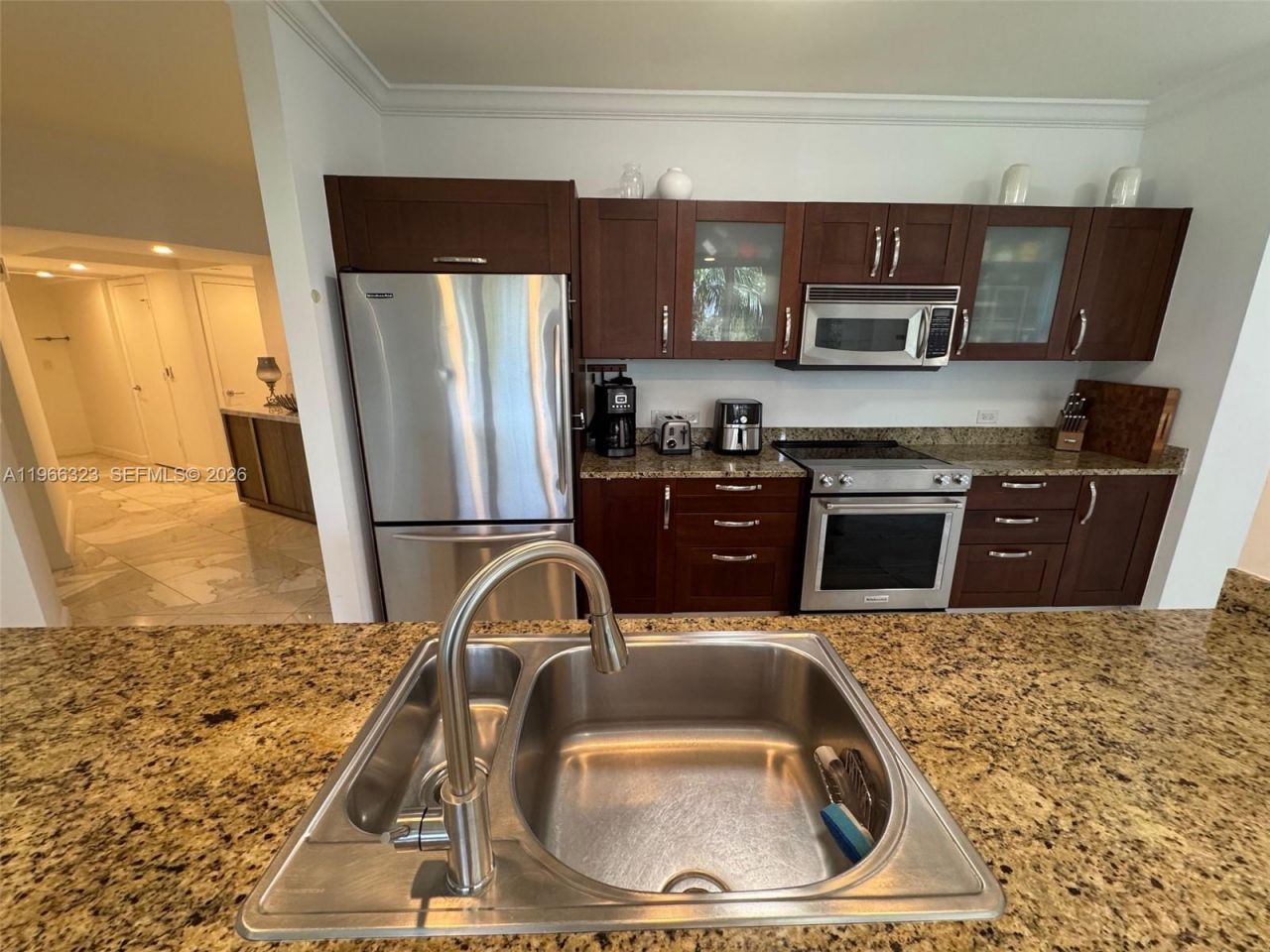 20000 E Country Club Dr , Unit 208, Aventura, FL 33180 Photo