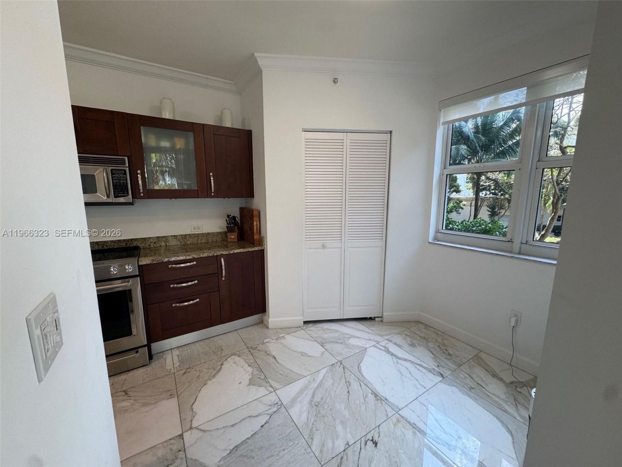 20000 E Country Club Dr , Unit 208, Aventura, FL 33180 Photo