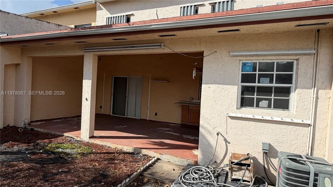 11249 SW 33rd Cir Pl, Miami, FL 33165 Photo