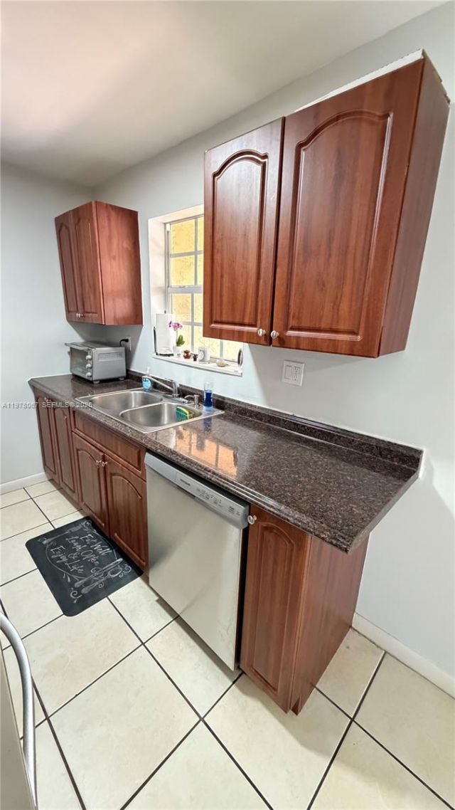 11249 SW 33rd Cir Pl, Miami, FL 33165 Photo