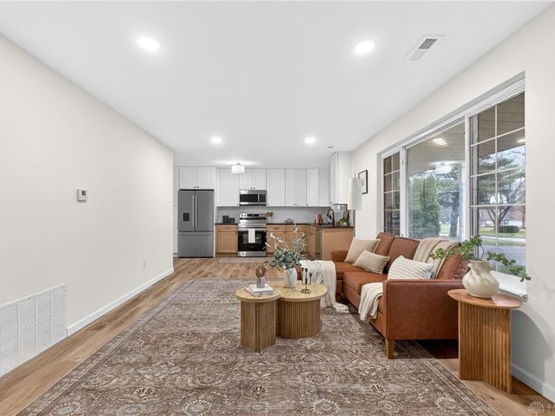 345 Valleyview Drive, Troy, OH 45373 Photo 4