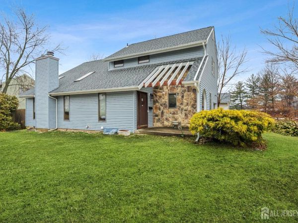 18 Erik Drive, North Brunswick, NJ 08902