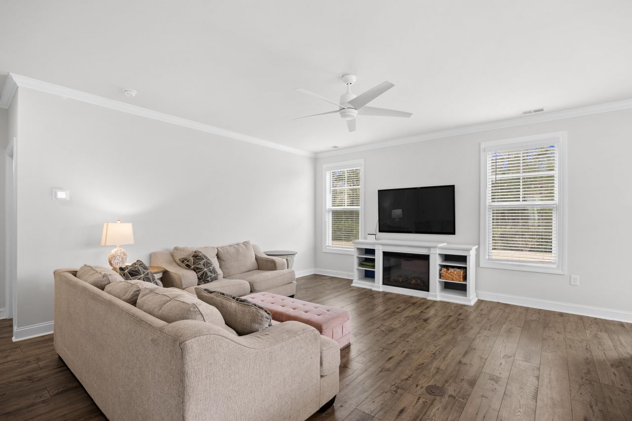 1325 Bermuda Grass Dr. Photo 16