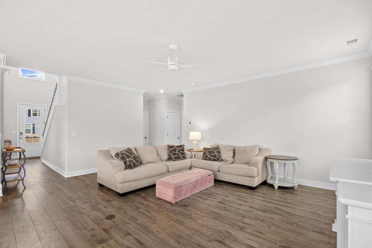 1325 Bermuda Grass Dr. Photo 17