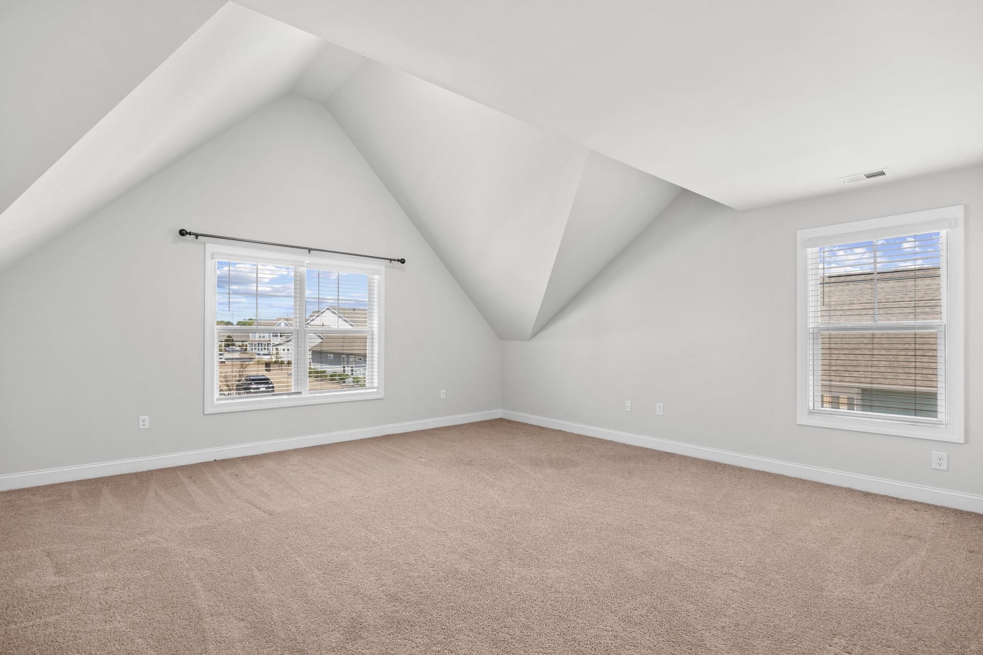 1325 Bermuda Grass Dr. Photo 20