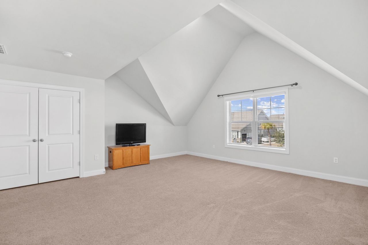 1325 Bermuda Grass Dr. Photo 22