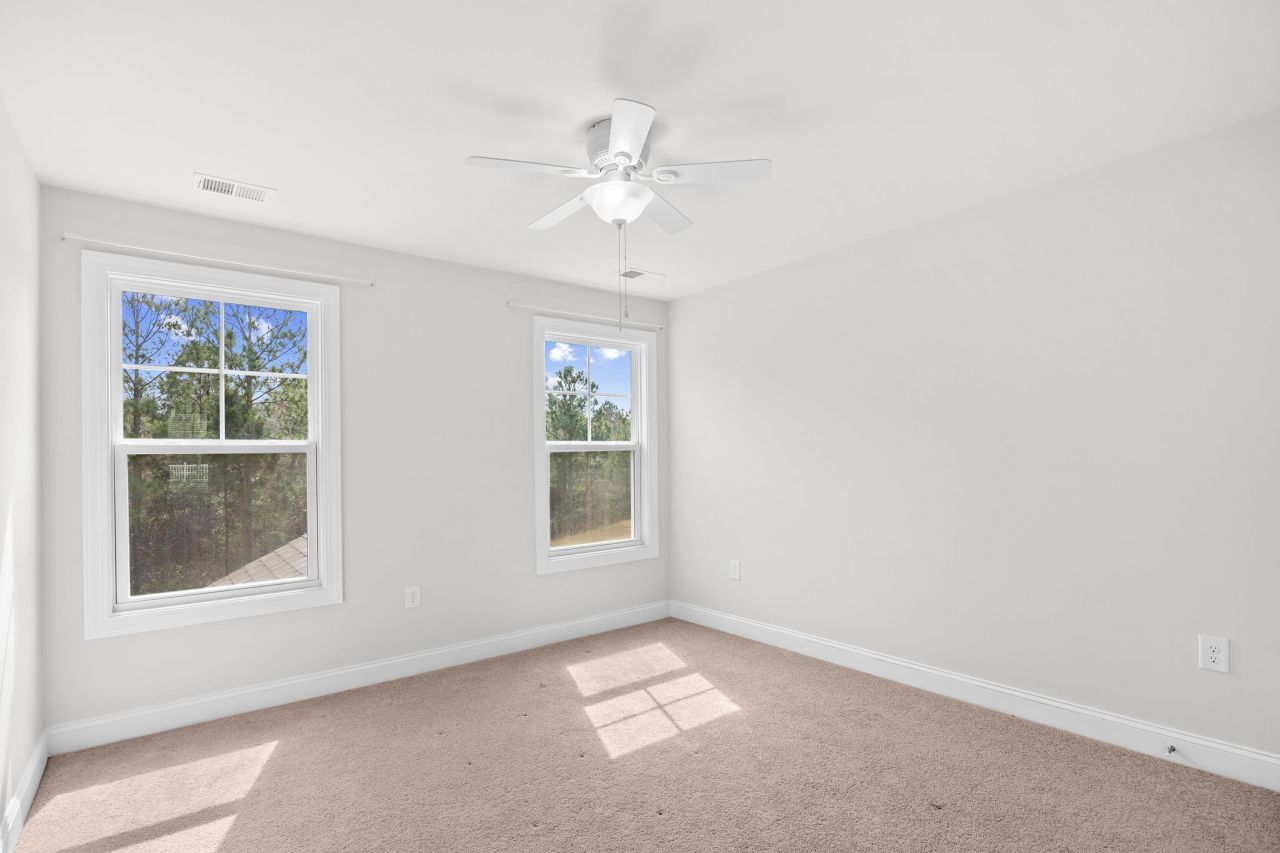 1325 Bermuda Grass Dr. Photo 23