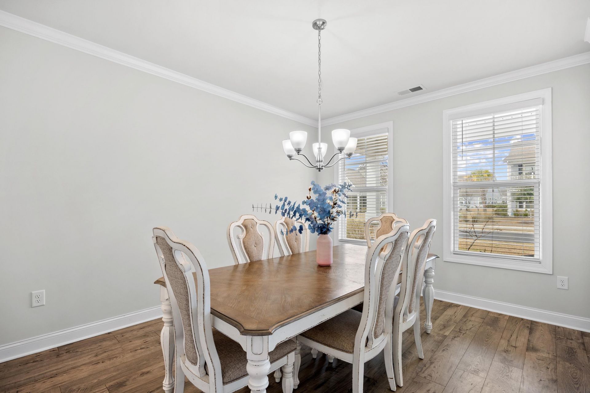 1325 Bermuda Grass Dr. Photo 6