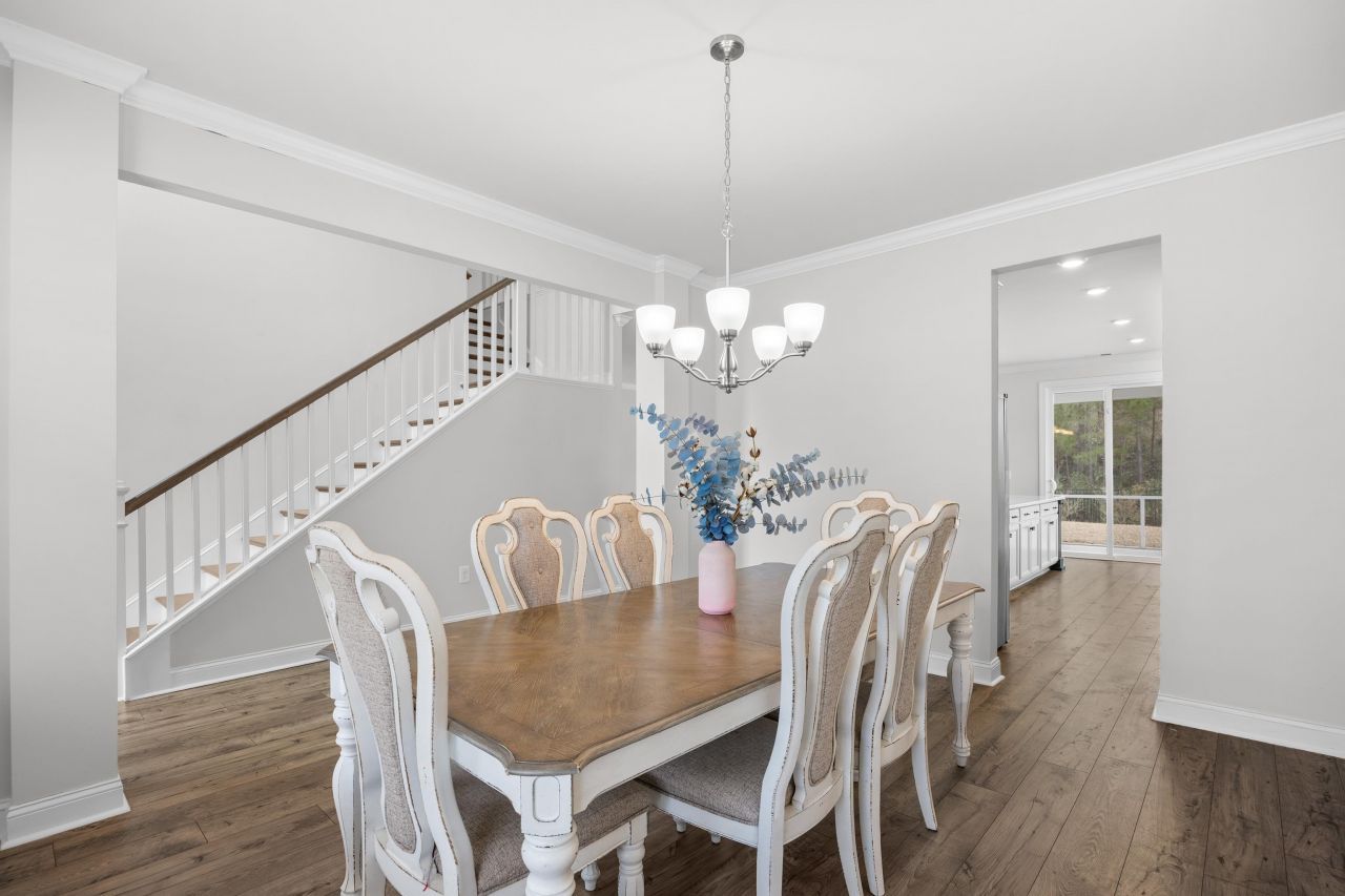 1325 Bermuda Grass Dr. Photo 8