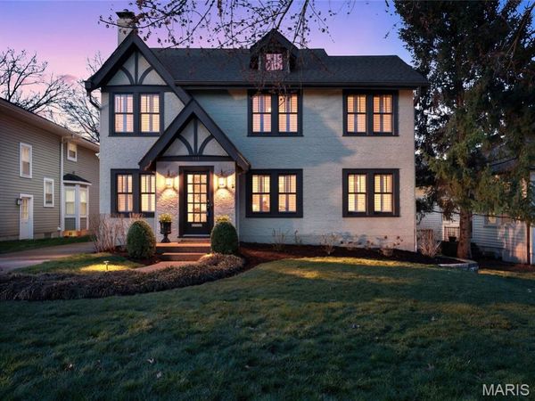 111 Elm Avenue, St Louis, MO 63122