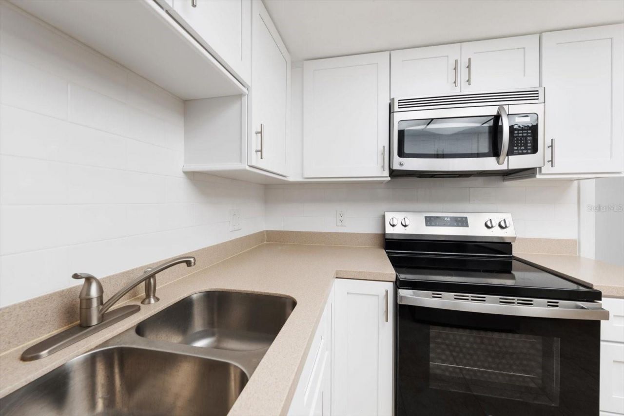 2275 Kingfisher Lane, Clearwater, FL 33762 Photo