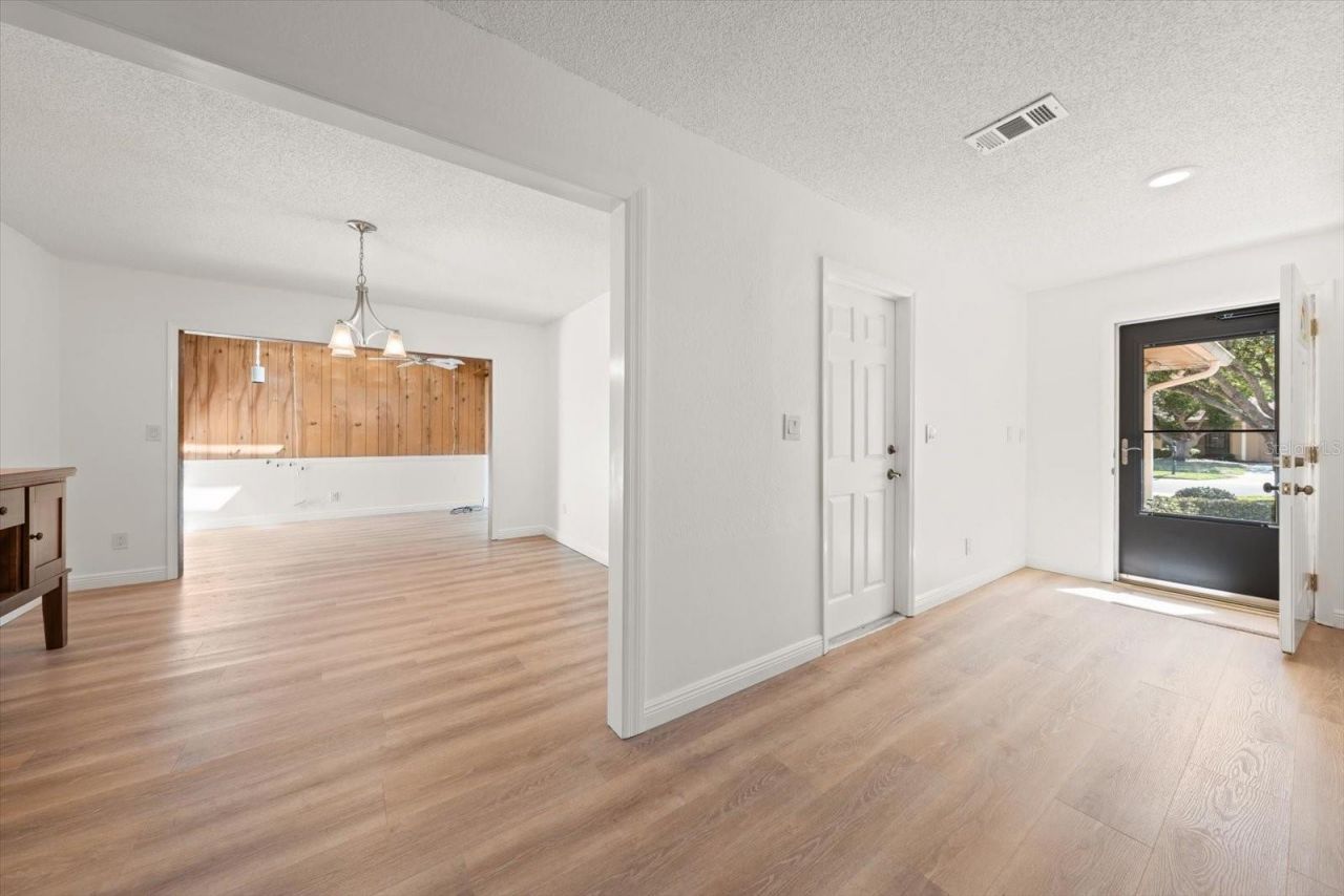 2275 Kingfisher Lane, Clearwater, FL 33762 Photo