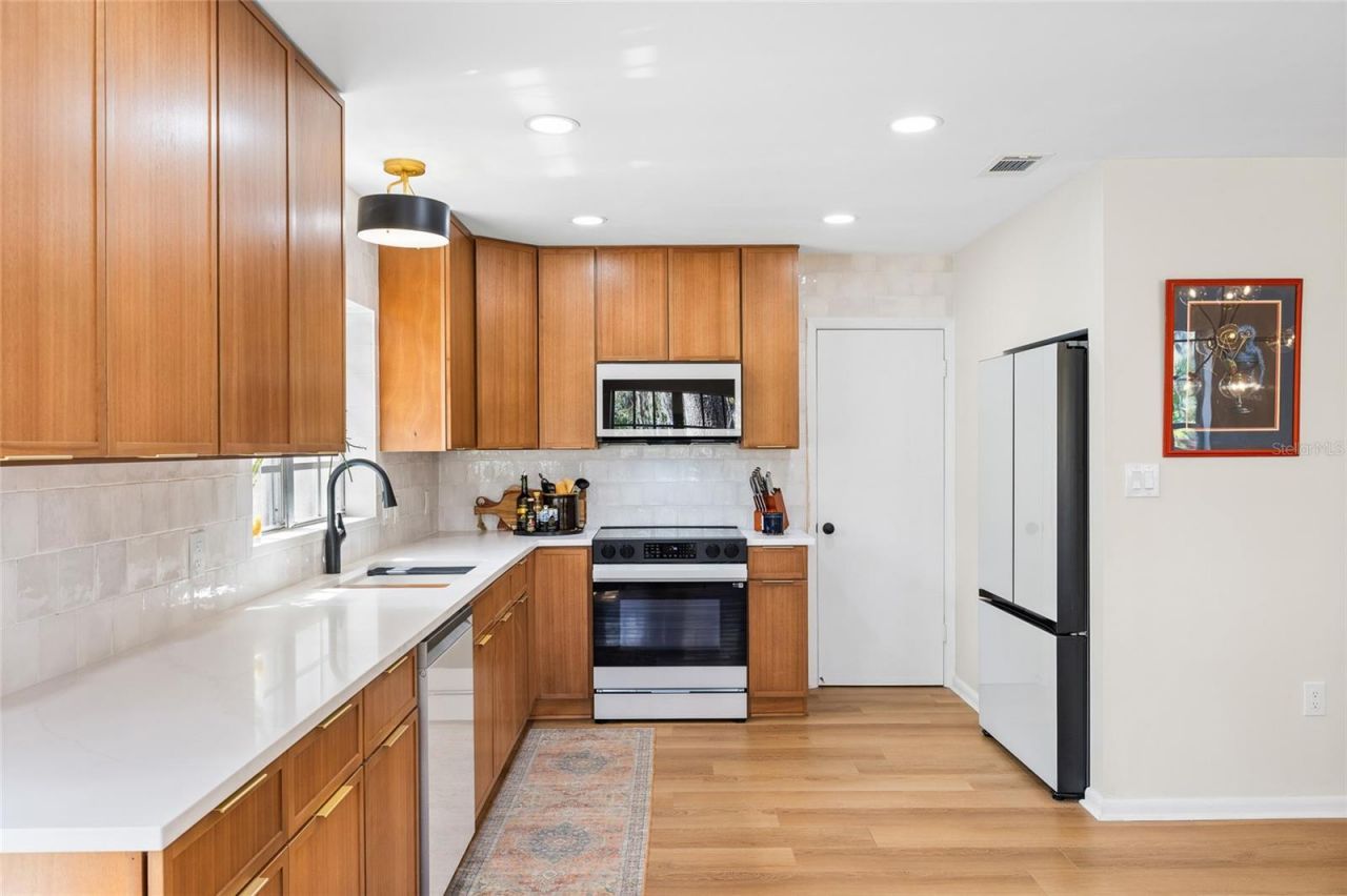 6906 Valrie Lane, Riverview, FL 33569 Photo