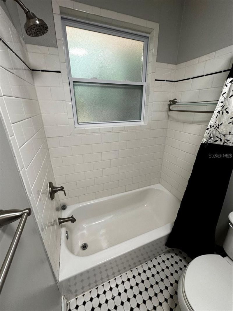 320 N Rhodes Street , Mount Dora, FL 32757 Photo