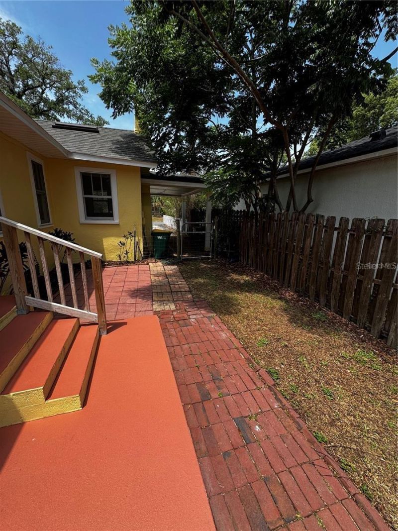 320 N Rhodes Street , Mount Dora, FL 32757 Photo