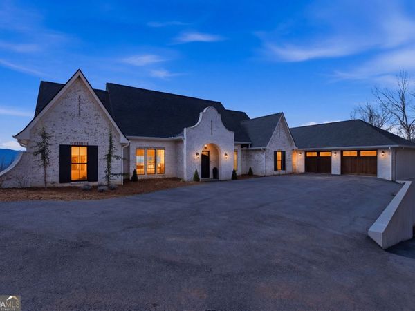 58 Buttons Lane, Dillard, GA 30537