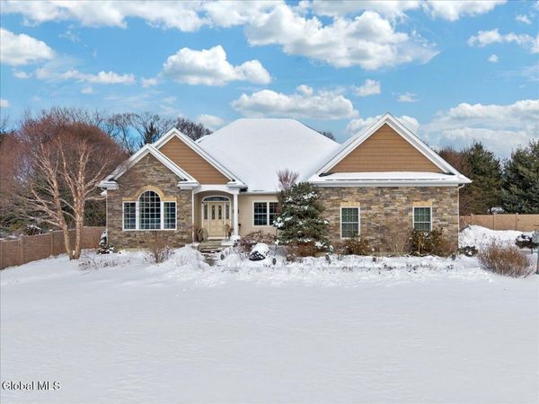 21 Estate Drive, Castleton, NY 12033