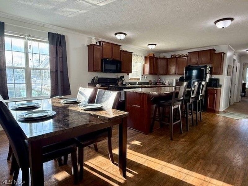 362 Pin Oak Circle, Elyria, OH 44035 Photo 6