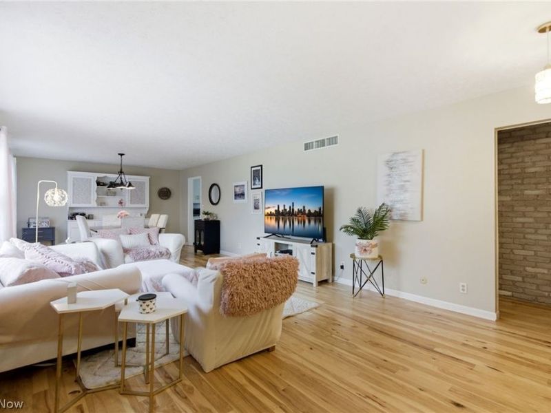 132 Eldridge Road , Aurora, OH 44202 Photo 4