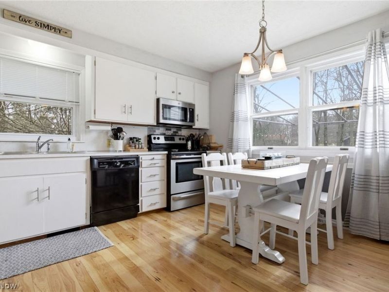 132 Eldridge Road , Aurora, OH 44202 Photo 5