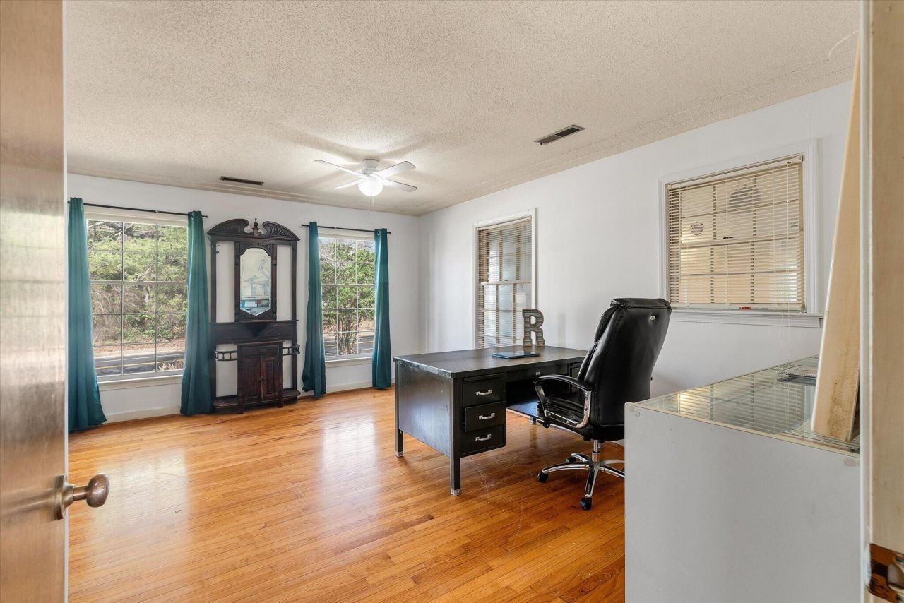 1979 Highway 15 S Photo 13