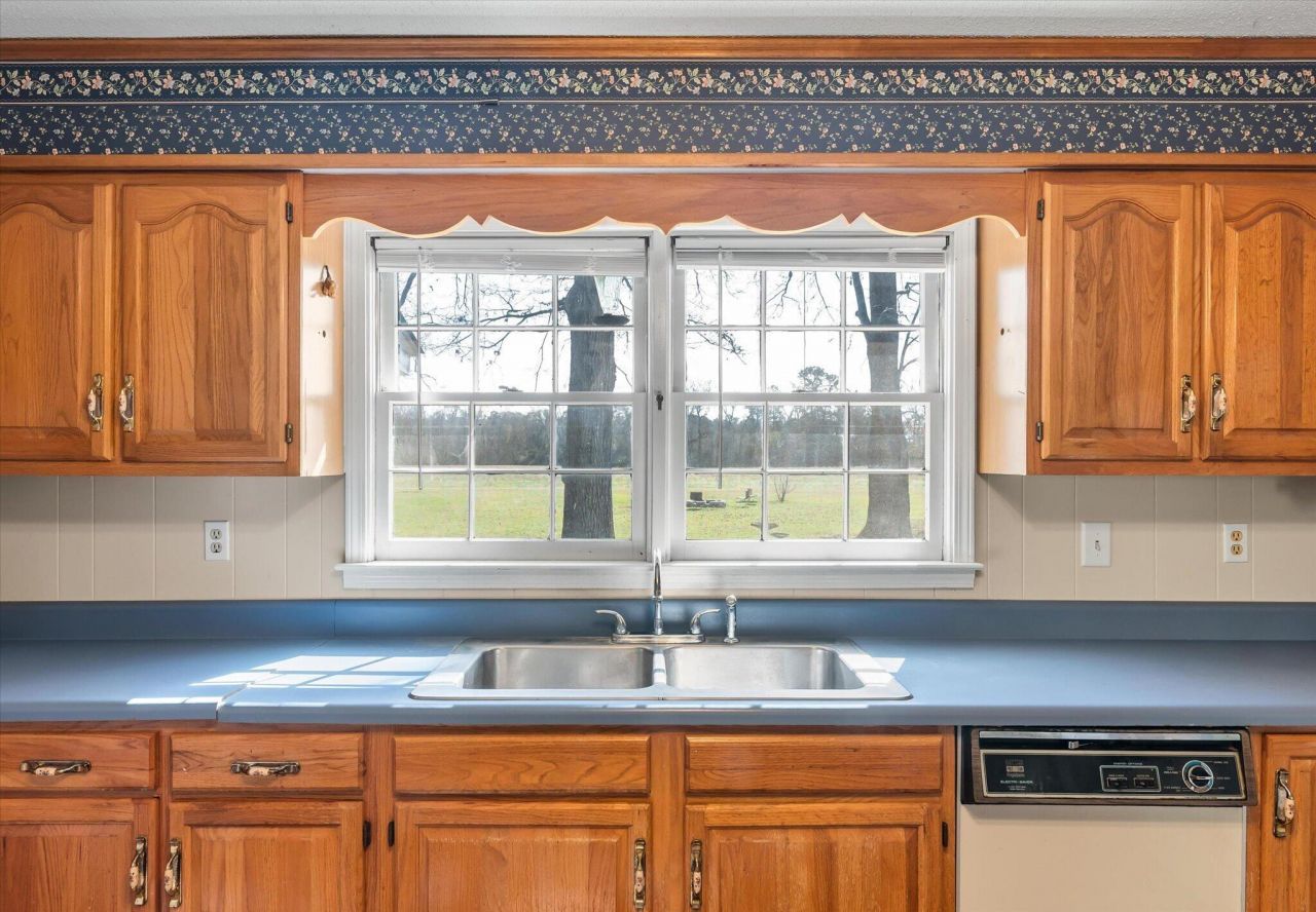 1979 Highway 15 S Photo 18