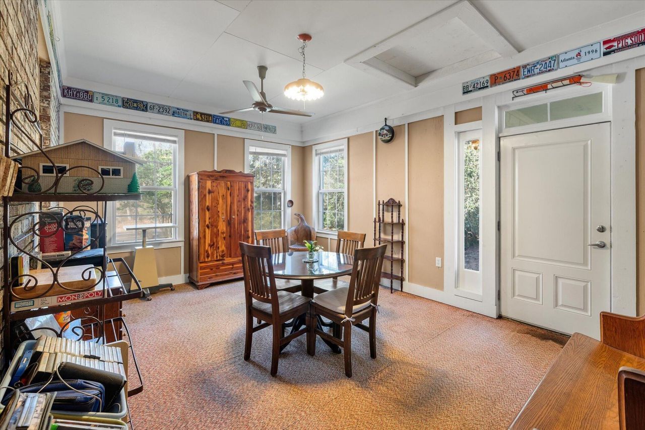 1979 Highway 15 S Photo 20