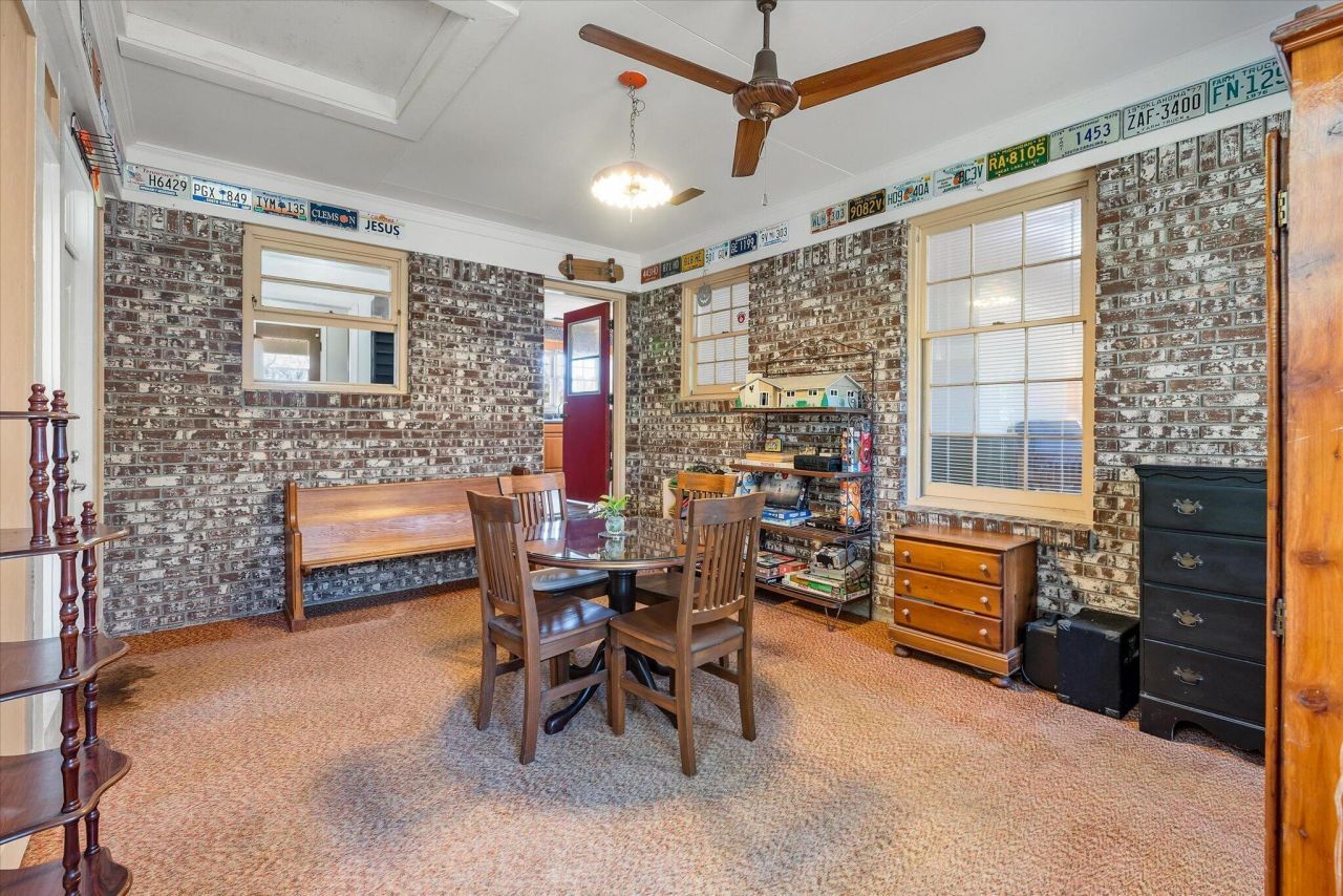 1979 Highway 15 S Photo 21