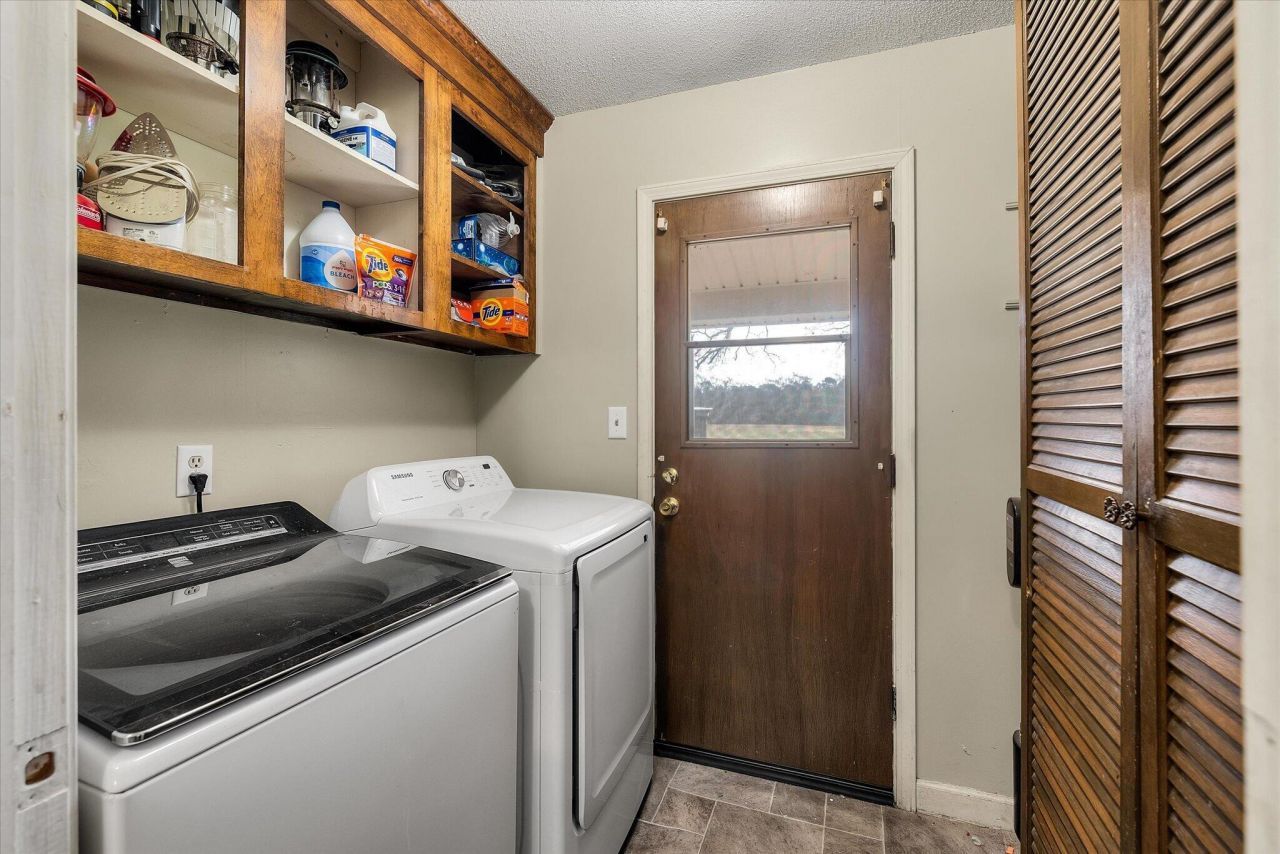 1979 Highway 15 S Photo 31