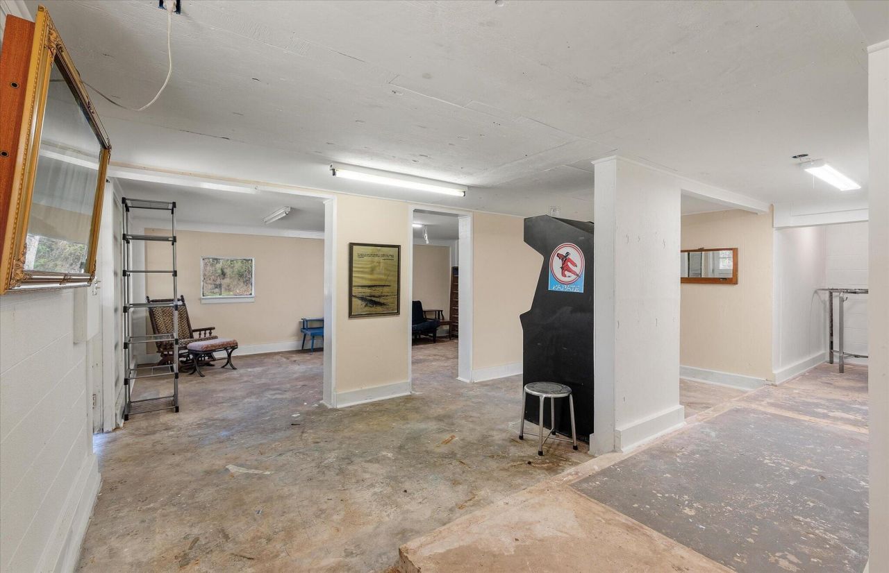 1979 Highway 15 S Photo 46