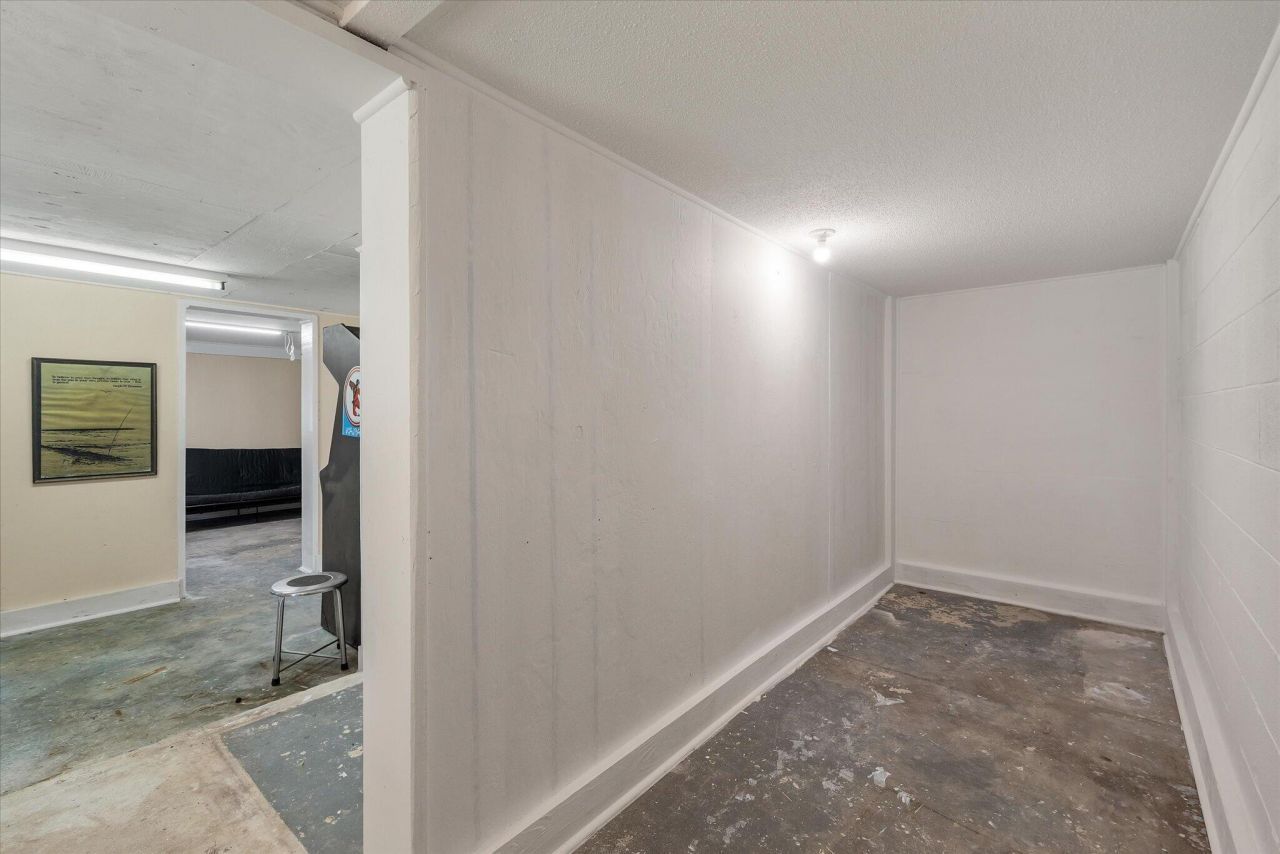 1979 Highway 15 S Photo 47