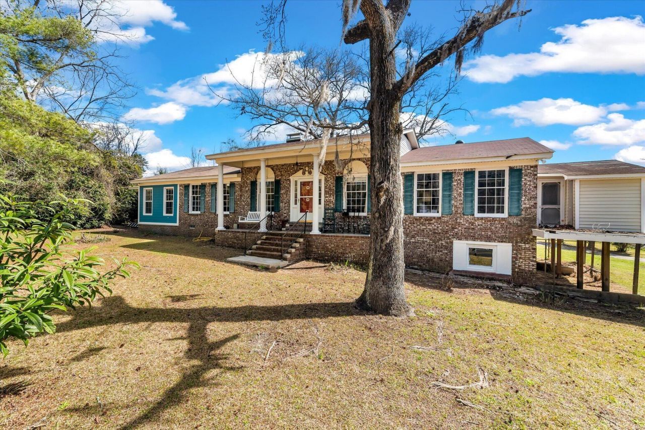 1979 Highway 15 S Photo 7