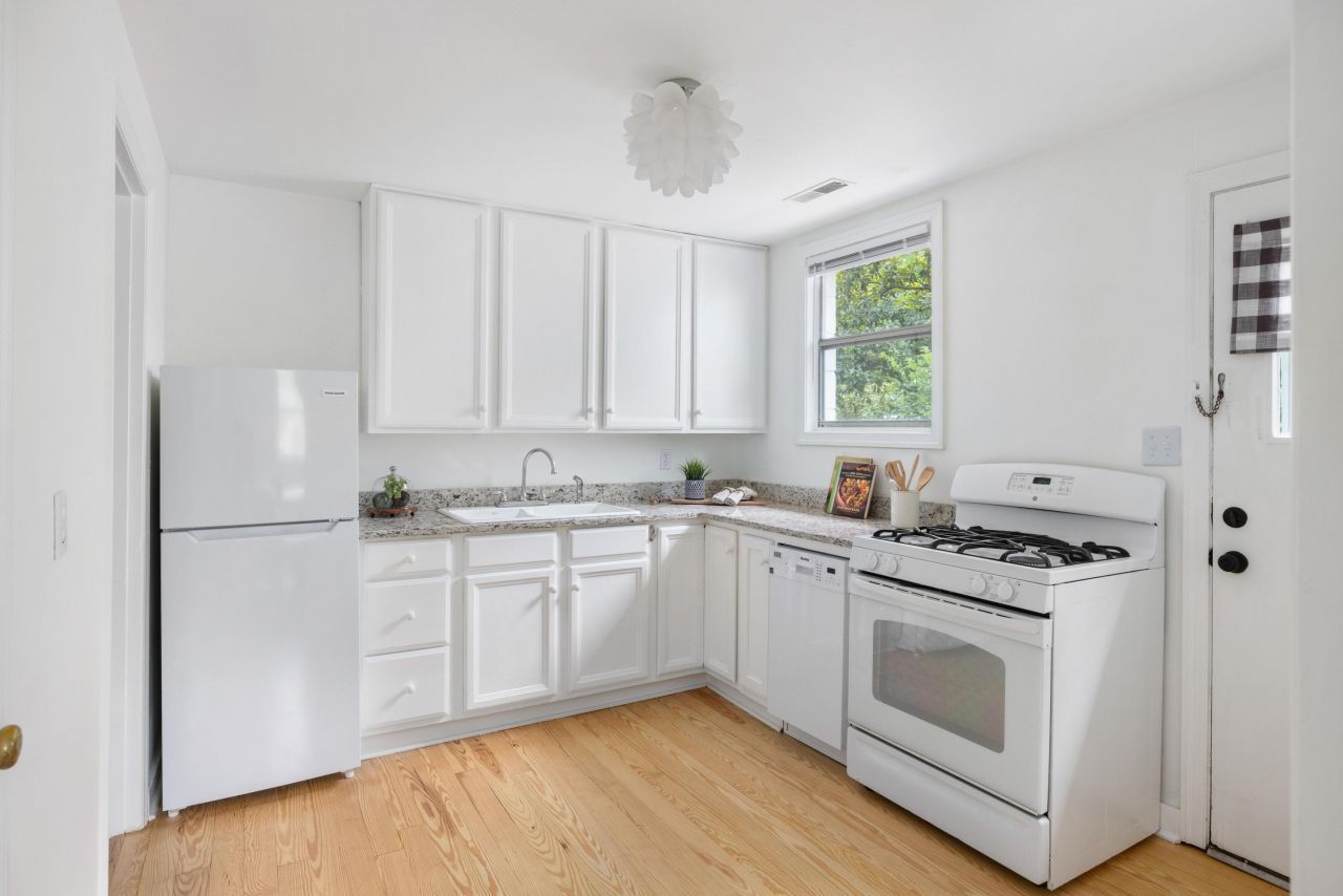 201 Collingwood Avenue Photo 10