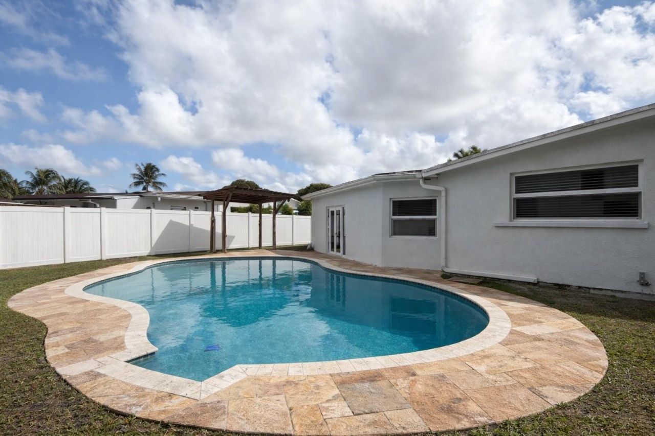 6527 NW 2nd Street, Margate, FL 33063 Photo