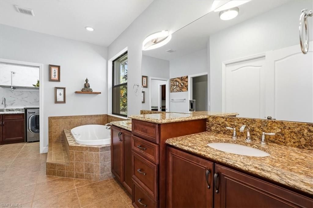 2105 Ottersrest Ln, Cape Coral, FL 33990 Photo