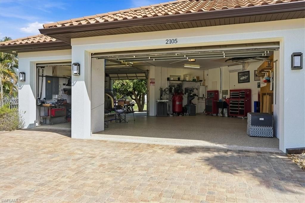 2105 Ottersrest Ln, Cape Coral, FL 33990 Photo