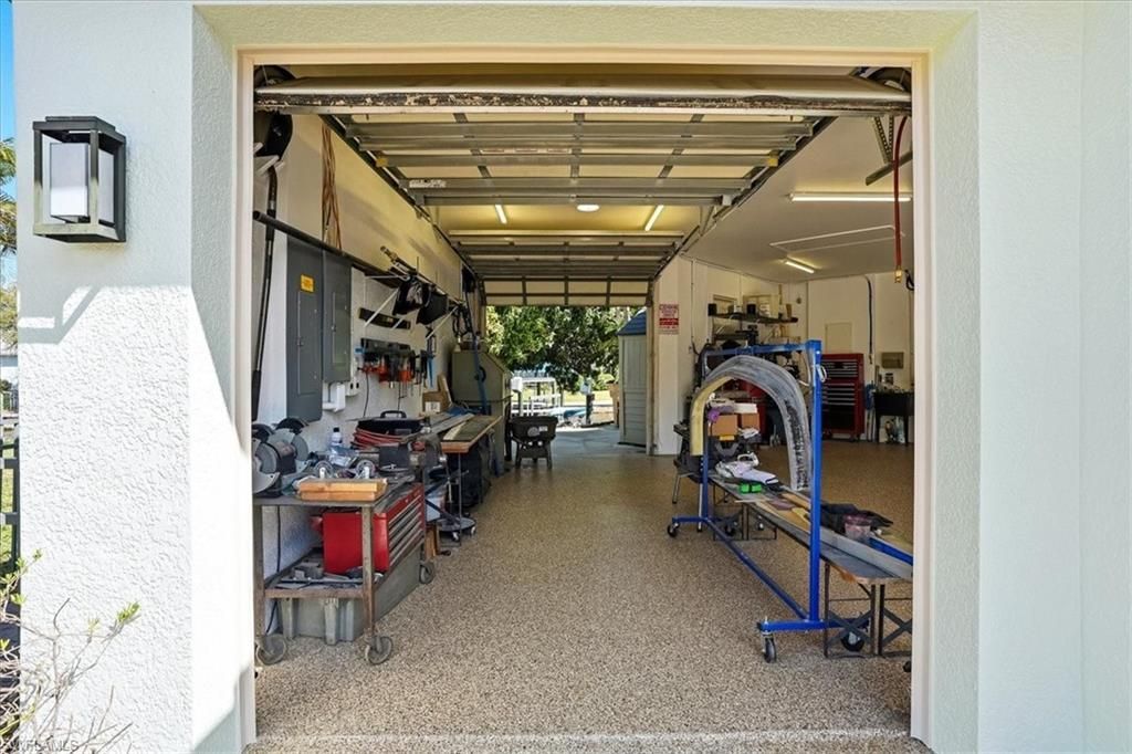 2105 Ottersrest Ln, Cape Coral, FL 33990 Photo