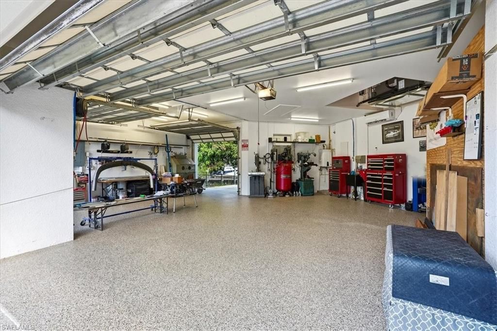 2105 Ottersrest Ln, Cape Coral, FL 33990 Photo