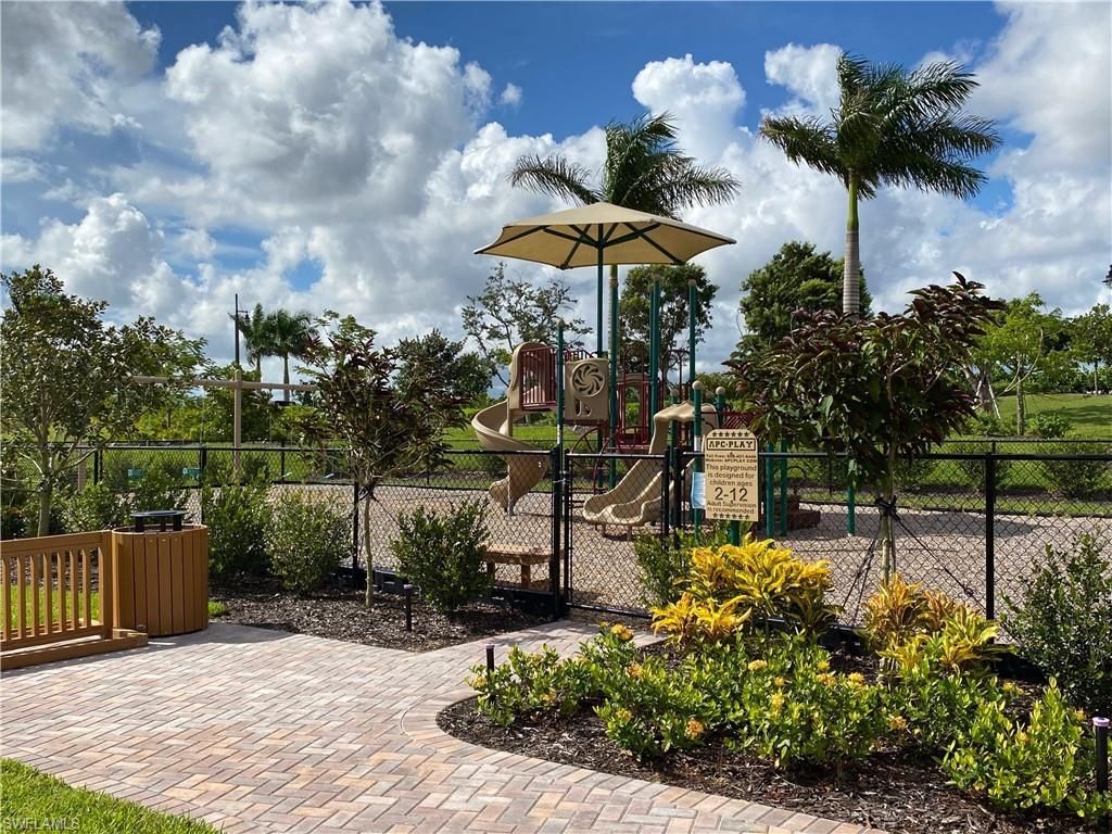 14639 Edgewater Cir, Naples, FL 34114 Photo