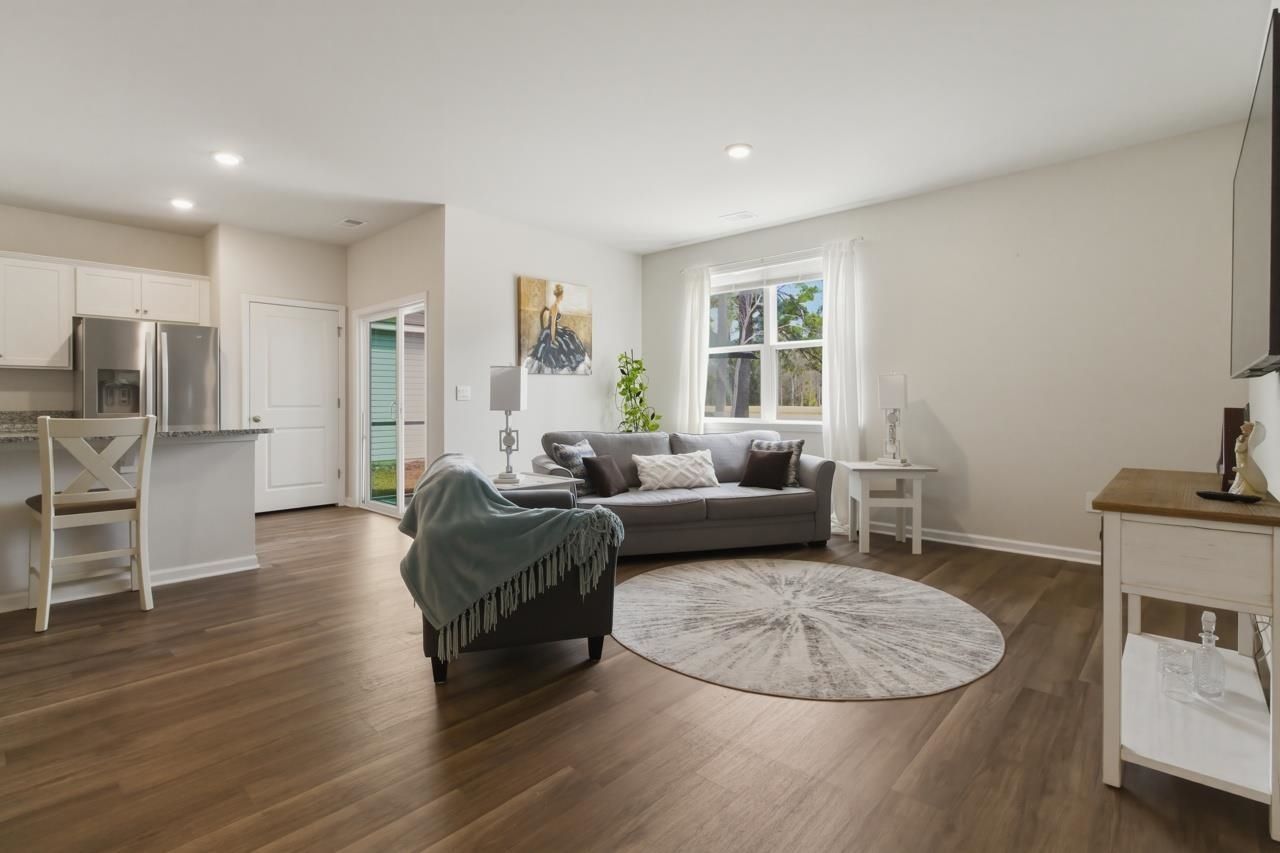 715 Gryffindor Dr. Photo 12