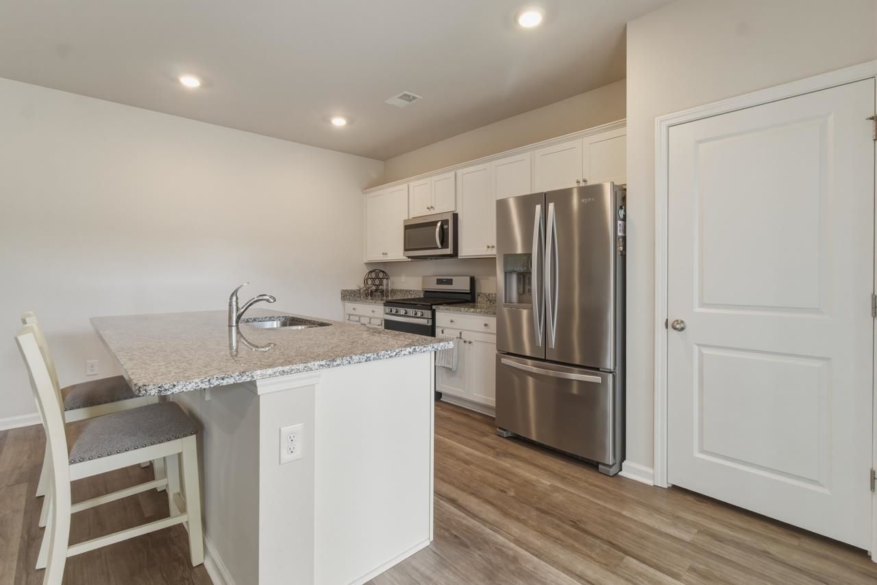 715 Gryffindor Dr. Photo 16