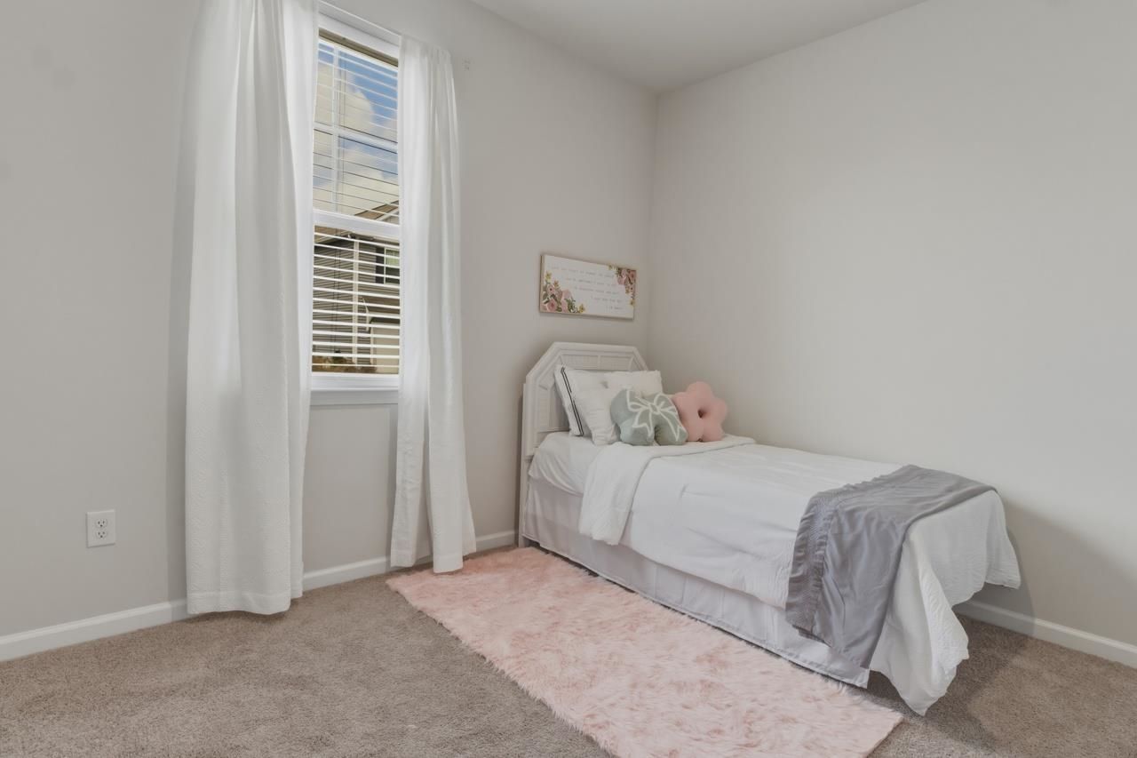 715 Gryffindor Dr. Photo 5