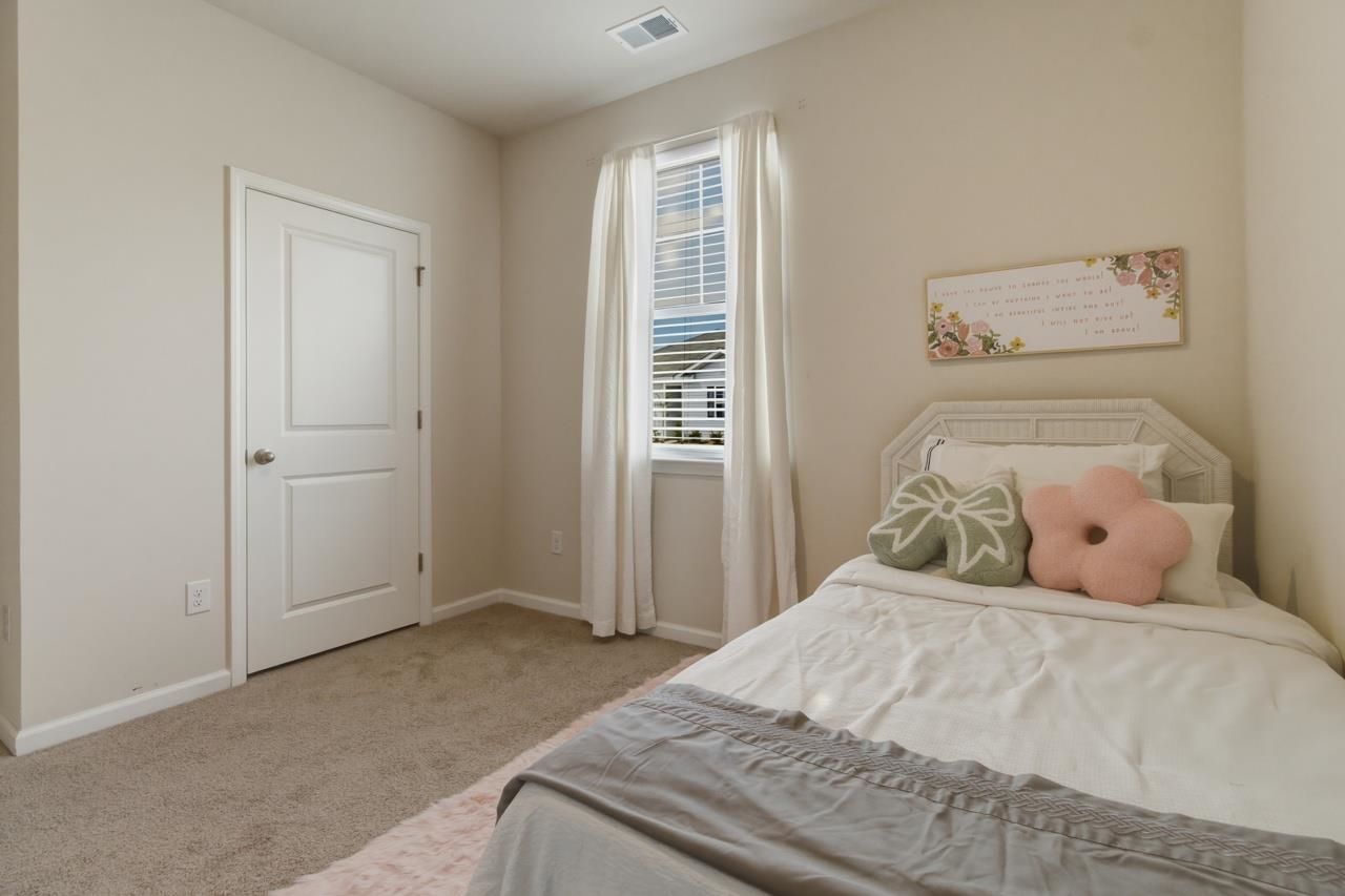 715 Gryffindor Dr. Photo 6