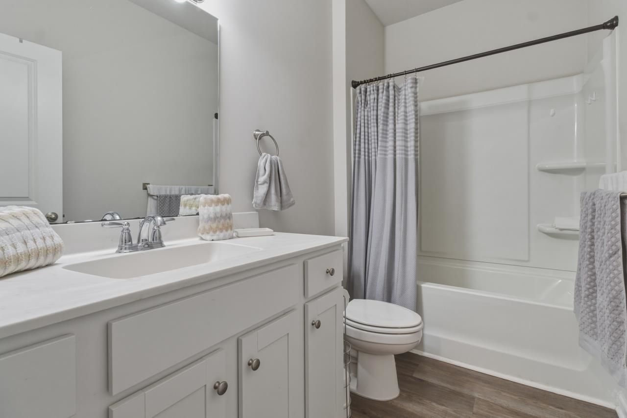 715 Gryffindor Dr. Photo 8