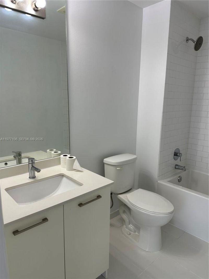 151 SE 1st St, Unit 1410, Miami, FL 33131 Photo