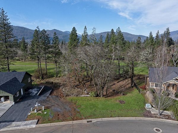 1430 Golf Club Drive, Cave Junction, OR 97523