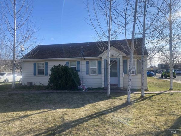 1120 N 3rd E, Mountain Home, ID 83647