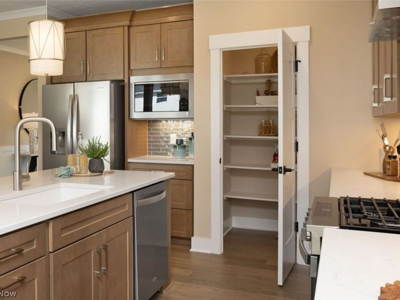 7823 Harley Hills Drive, North Royalton, OH 44133 Photo 13