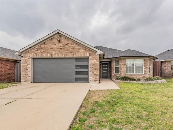 7414 Lake Front Trail, Arlington, TX 76002