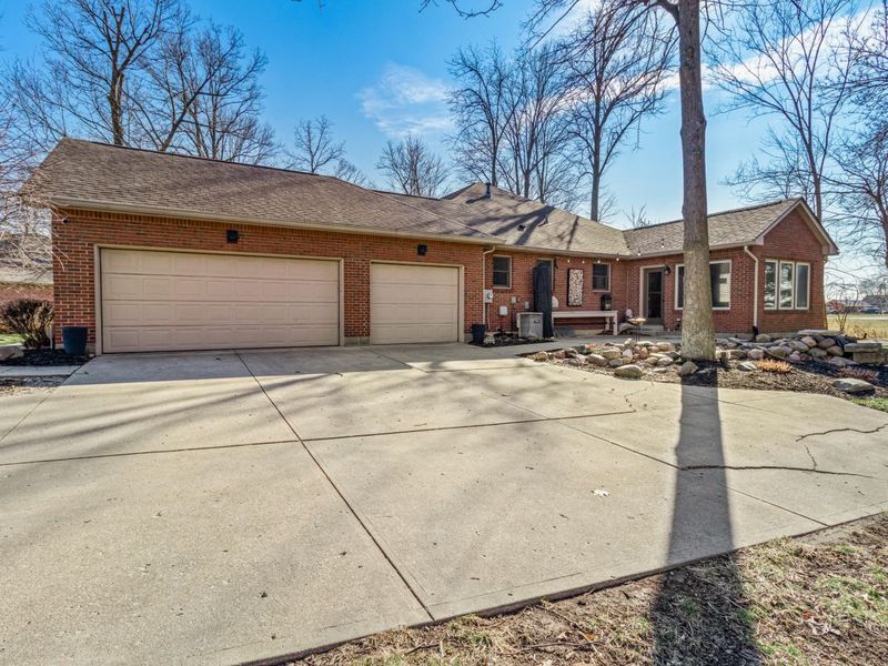 857 Shaney Lane, Brookville, OH 45309 Photo 3